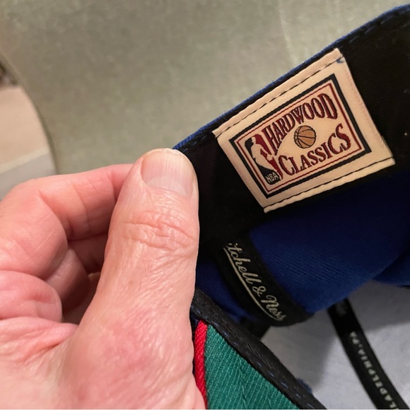 Philadelphia 76ers t-shirt combo pack with Mitchell and Ness Classic cap - Picture 7 of 12